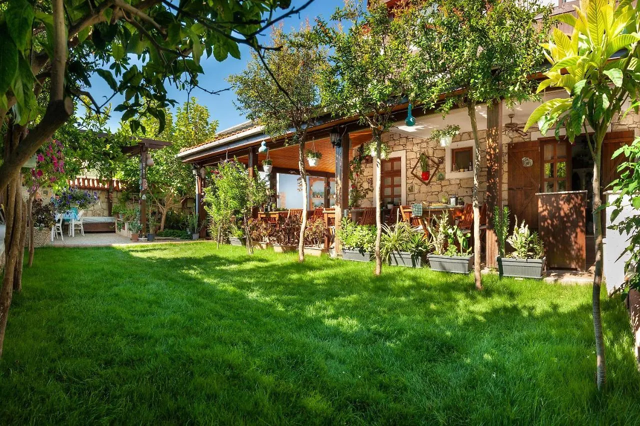 Flores Hotel Alaçatı